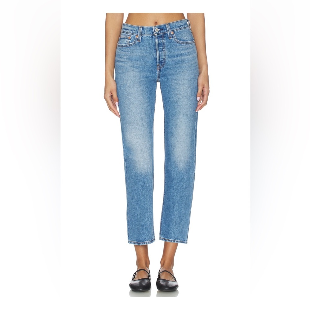 Levi’s wedgie straight 26X 30 classic blue wash